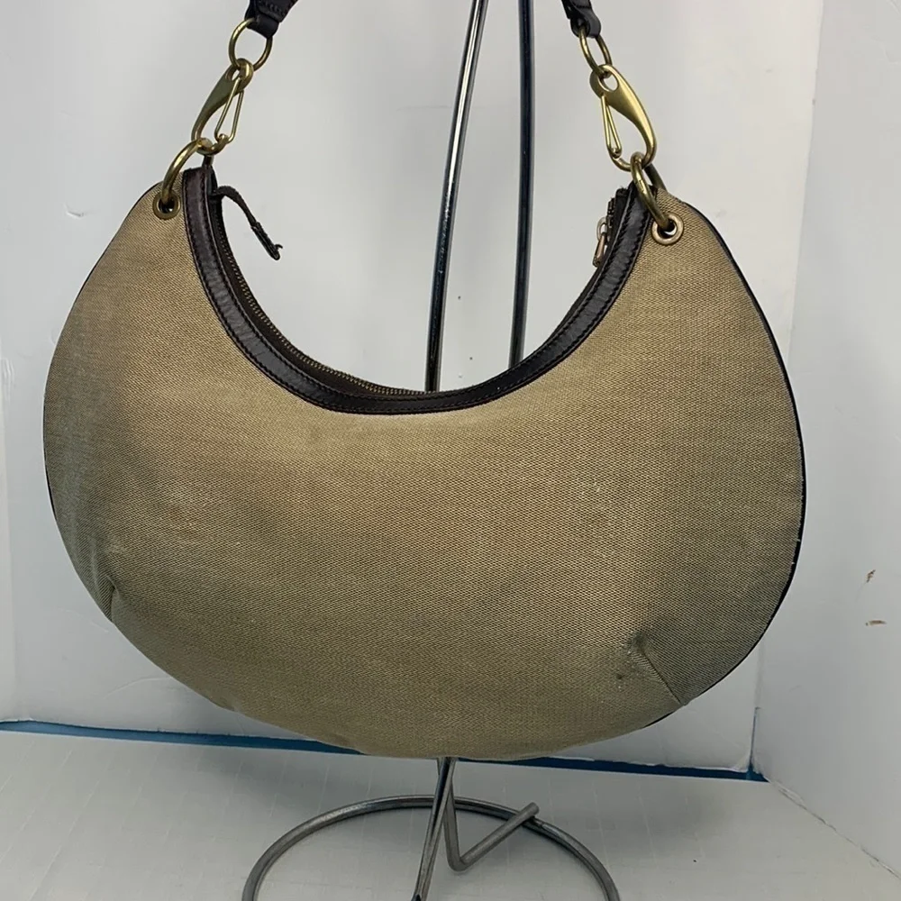 Gucci crescent handbag comes with COA